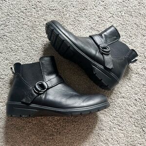 Skechers Metronome Mod Squad Size 9.5 Leather Ankle Booties Lightweight Boots